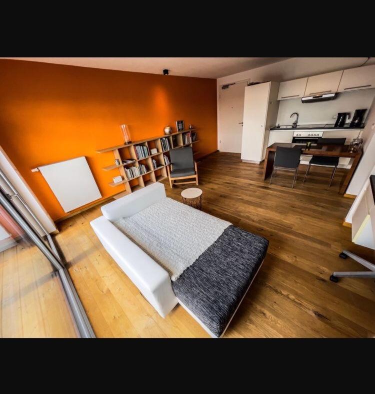 اشتراوبينغ Zimmer - Modernes Apartment Mit 45 Qm. المظهر الخارجي الصورة